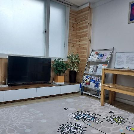 J&J Guesthouse Jeonju Eksteriør bilde