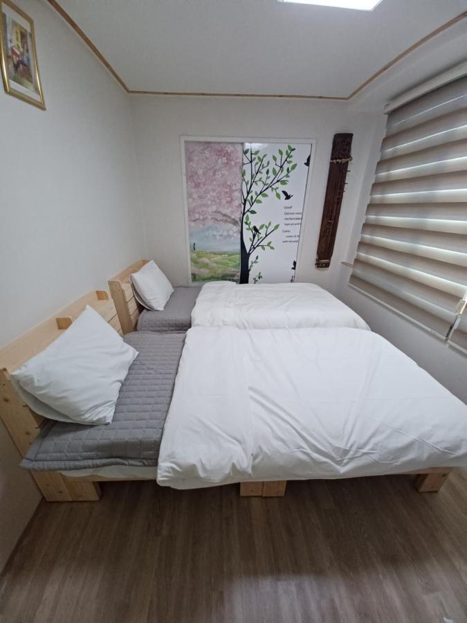 J&J Guesthouse Jeonju Eksteriør bilde
