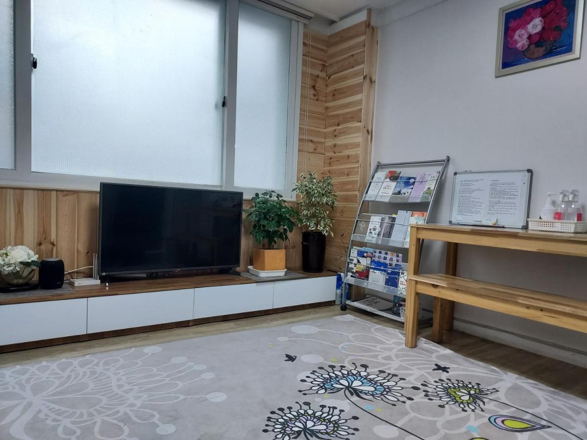J&J Guesthouse Jeonju Eksteriør bilde
